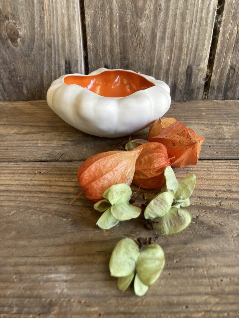 pâtisson en porcelaine de coulage, moule en plâtre créée sur un pâtisson.